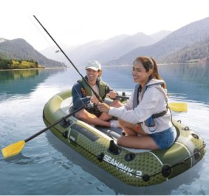 סירת INTEX 66332 SeaHawk במים – לשיט בנהרות ונחלים